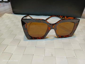 Bazla Closet Oversized Cat-Eye Tortoiseshell Sunglasses – Retro Chic
