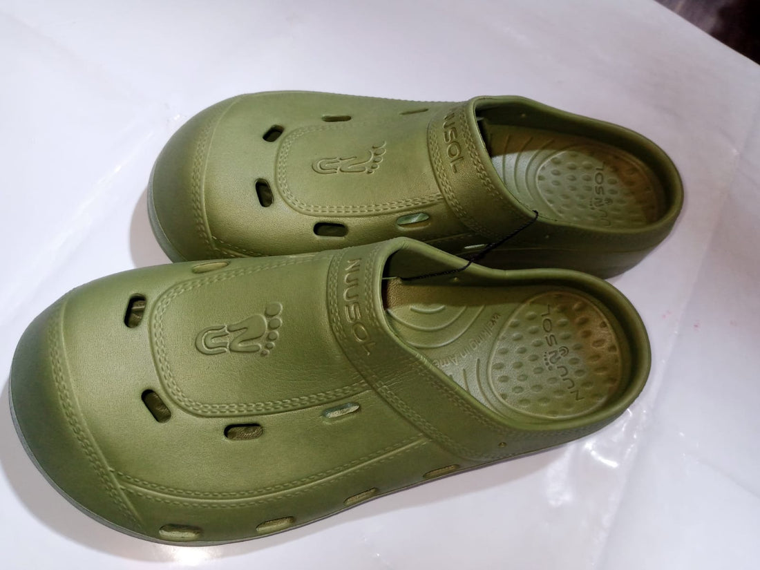 Women's McCall Clog (USA imported)