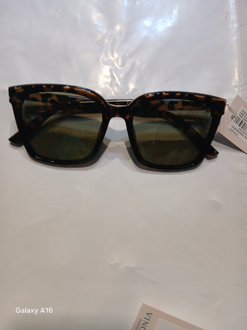 premium quality glasses (Malaysia imported)