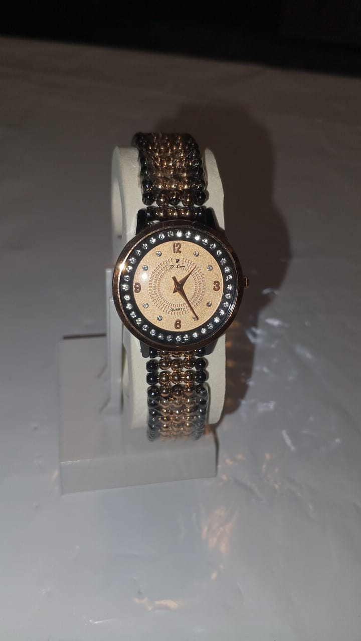 beautiful  premium quality female watch  (UAE imported)