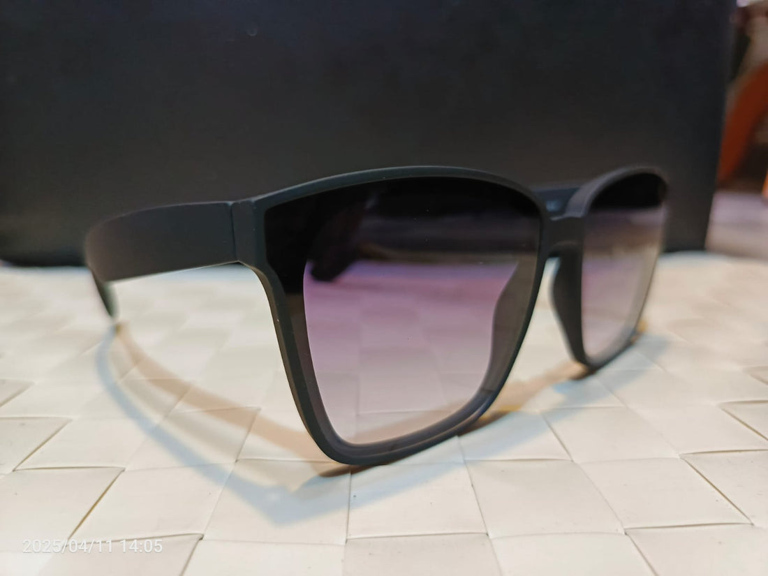 Matte Black Oversized Square Sunglasses – Unisex Gradient Lens