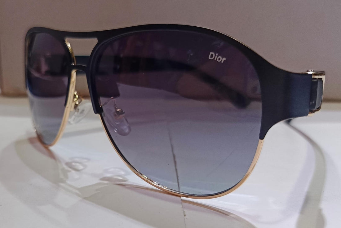Dior Aviator Sunglasses – Luxury Gradient Lens with Sleek Black & Gold Frame