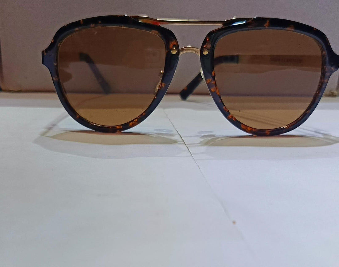 Gucci Tortoiseshell Sunglasses – Luxury Brown Lens with Golden Temples