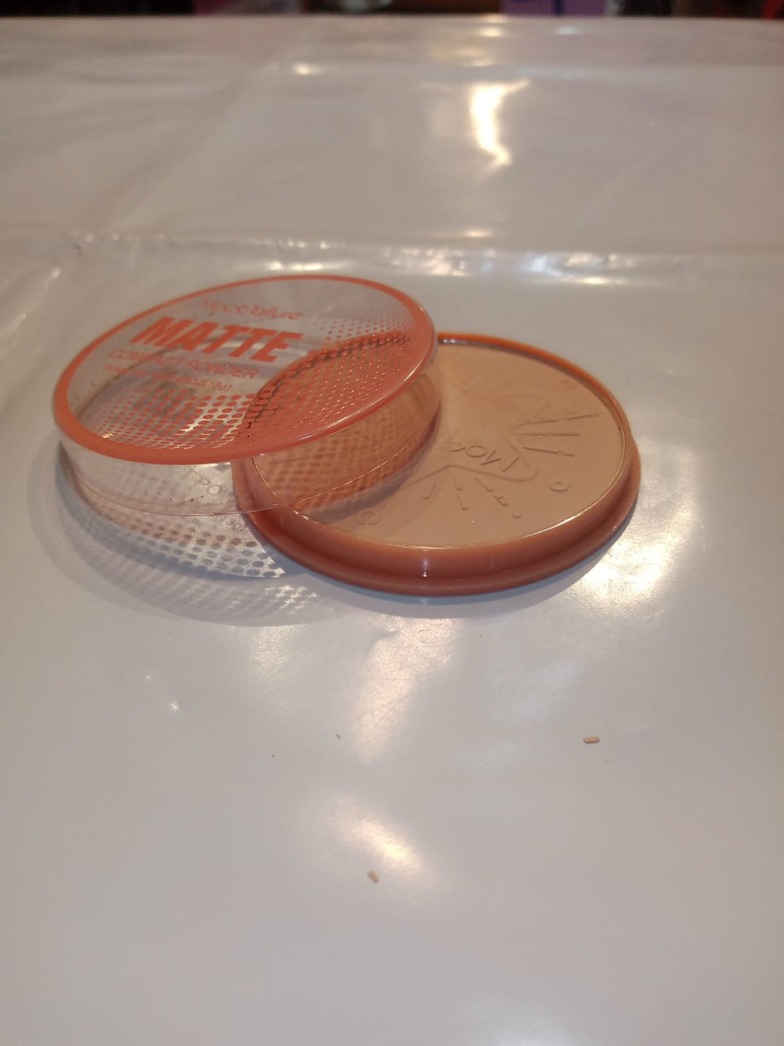 Matte Peach Compact Powder – Smooth & Flawless Finish