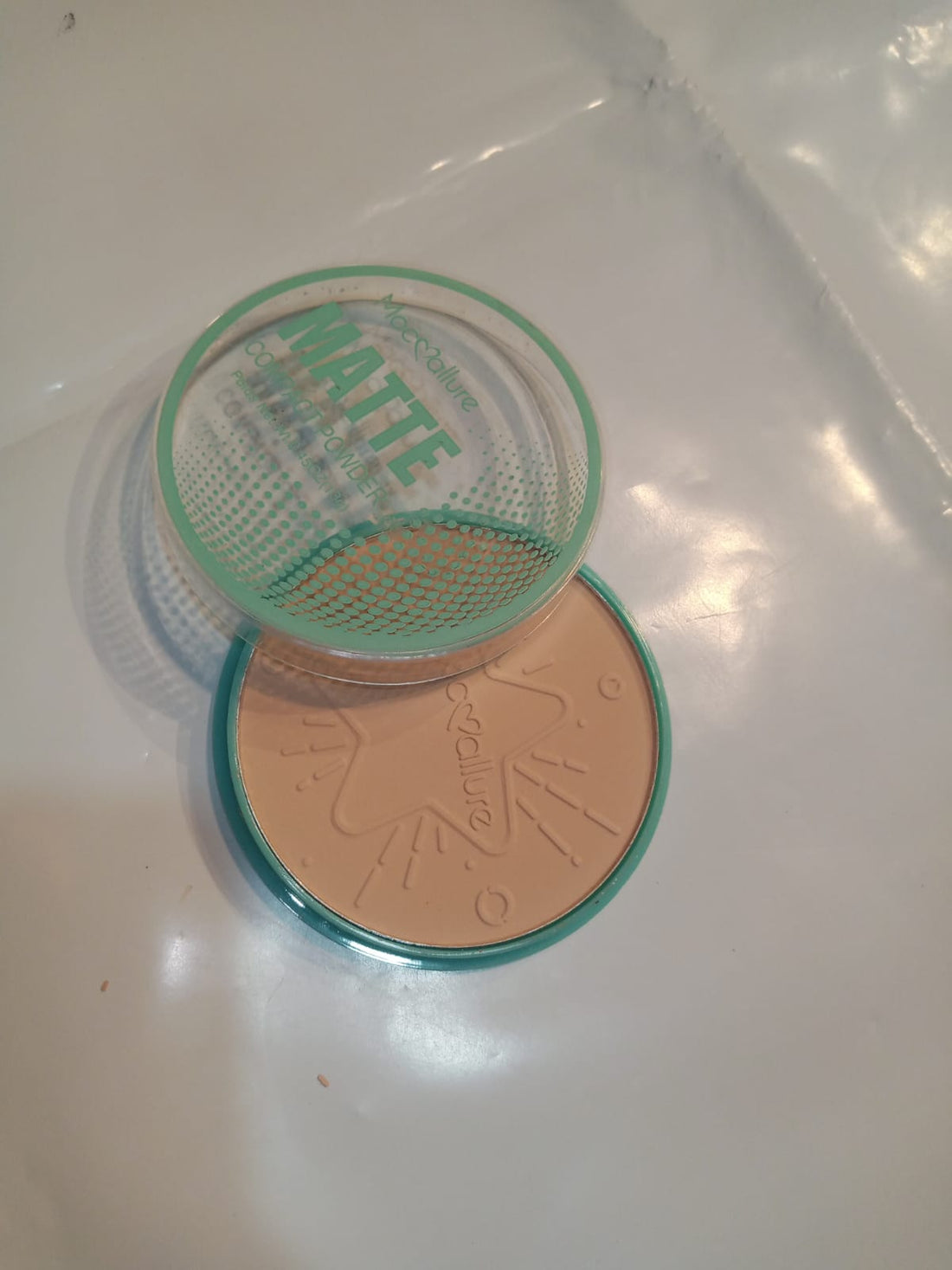 Peccallure Matte Compact Powder