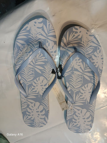 max branded slippers